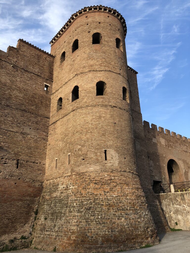 VENERDI’ 17 GENNAIO 2020. ARCHEOTREKKING LUNGO LE MURA AURELIANE. PORTA ASINARIA. APERTURA CON PERMESSO SPECIALE.