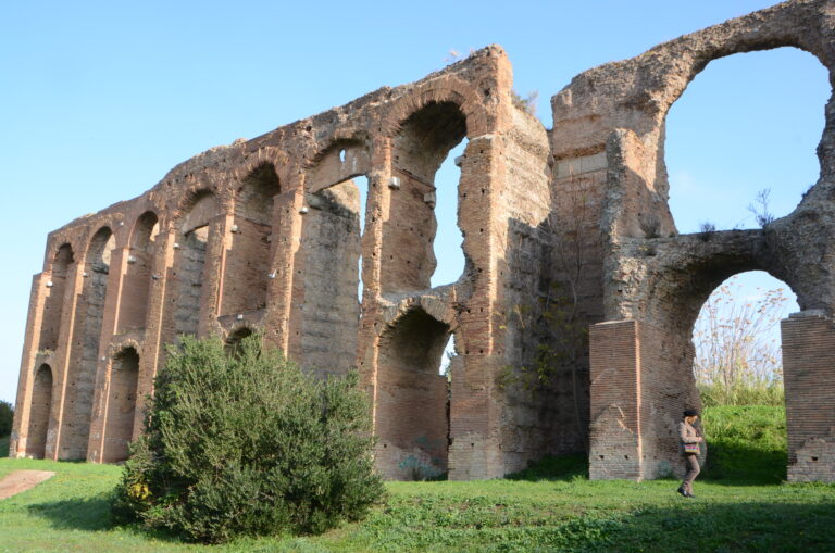 VENERDI’ 10 LUGLIO 2020. AL TRAMONTO NELLA CAMPAGNA ROMANA. LE FORME DELL’ACQUA: IL PARCO DI TOR FISCALE.